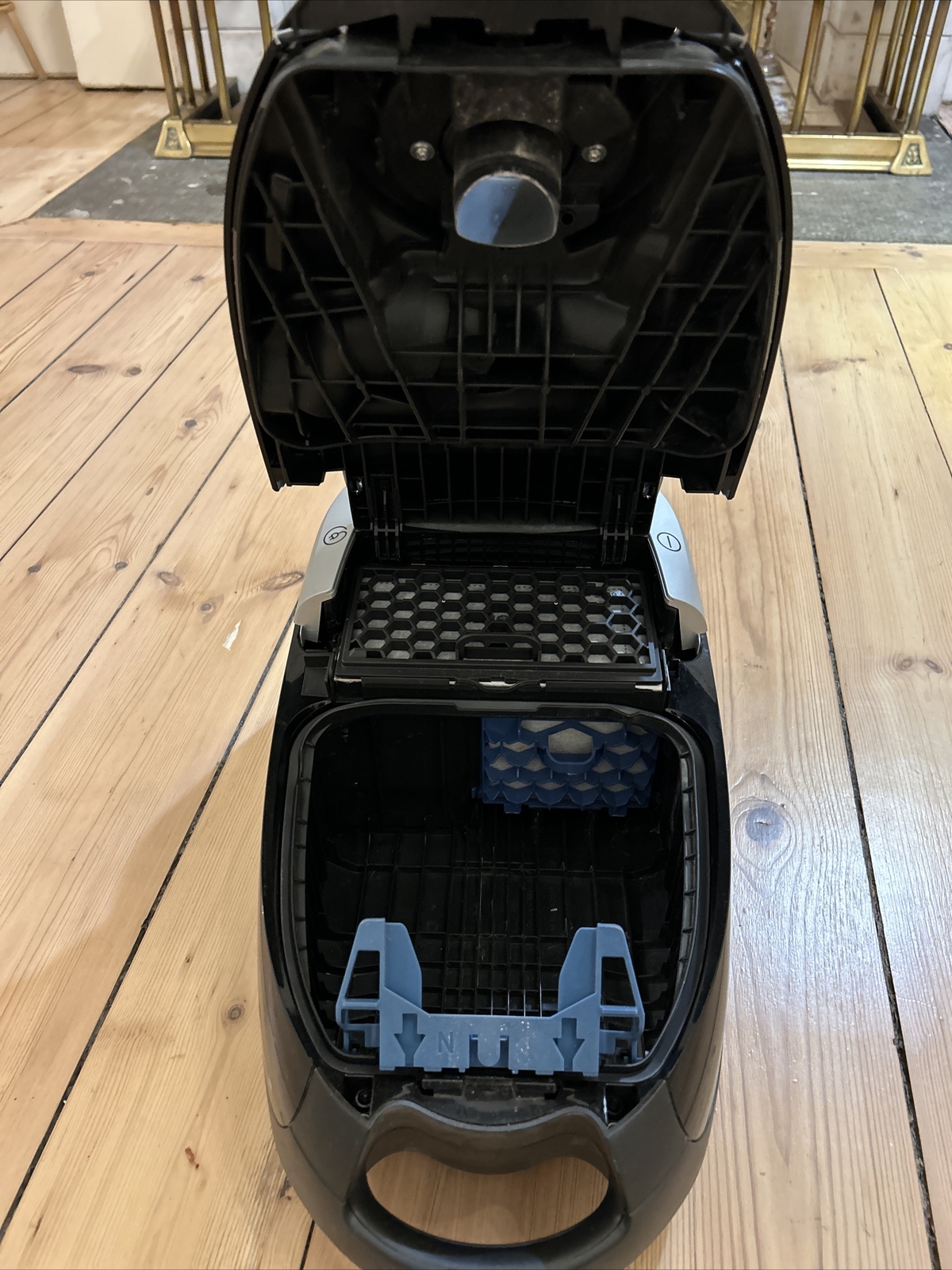 Miele Compact C2 Powerline Cylinder Vacuum Cleaner Obsidian Black eBay