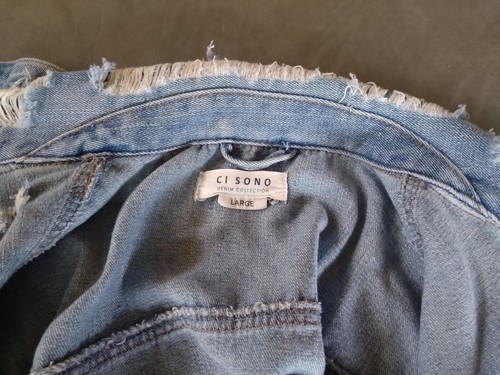 CI SONO Destressed Jean Jacket SZ L (seems smaller) Juniors? (Please see photos) - Picture 4 of 5