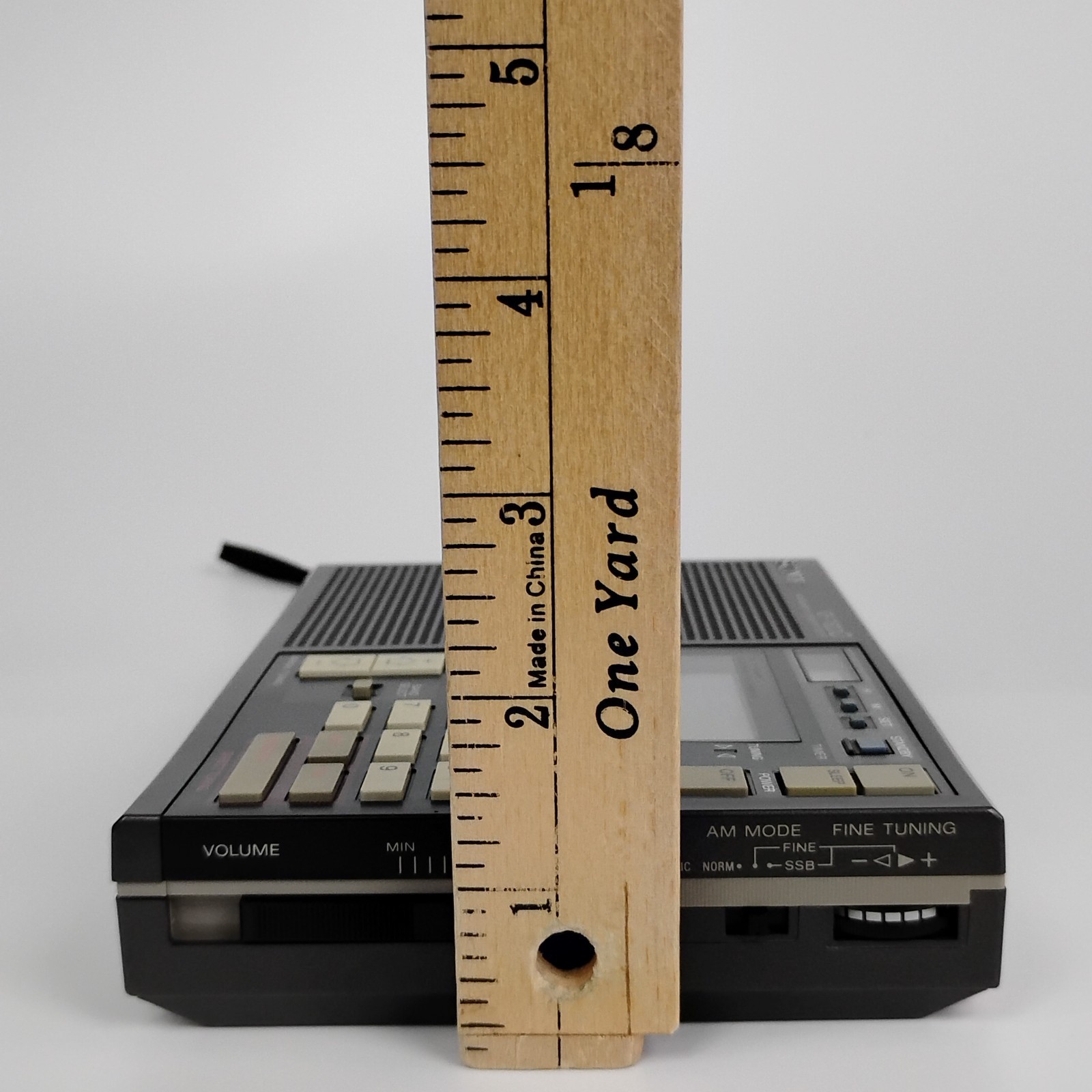 Sony ICF-7600D Digital Portable World Radio FM/LW/MW/SW Synthesized Pocketbook