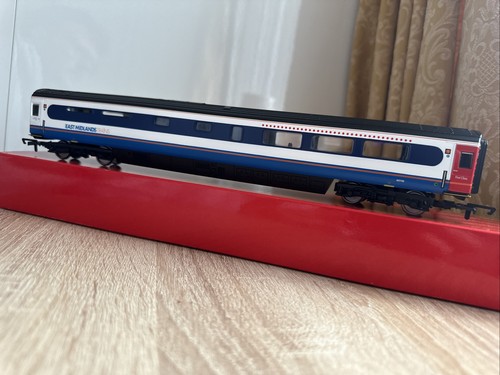 Spur OO HORNBY EAST MIDLANDS MK3 BUFFETWAGEN 40749 (SUPERARTIKEL) R4417 | Condition: New
