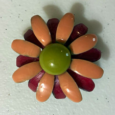 Flower Brooch Pin Plastic Pink Purple Petals Green Center Flowers Plants
