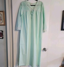 Vtg Barbizon Women's M Mint Green Thin Long Nightgown Cottagecore Embroidered