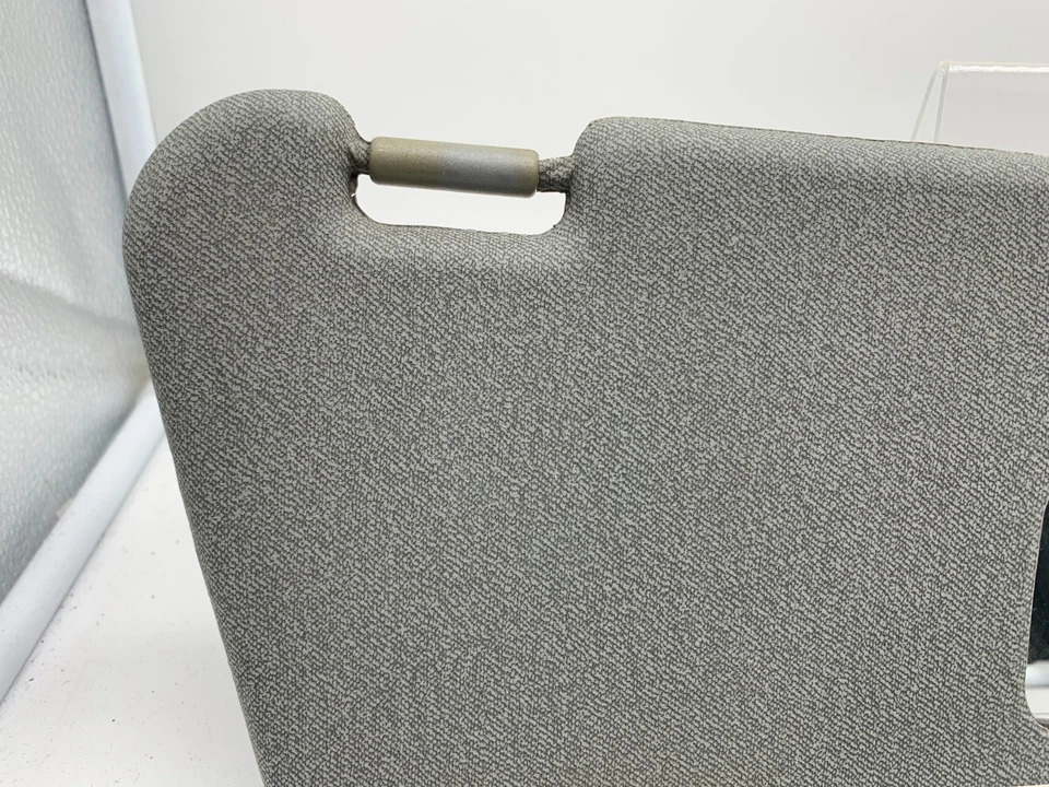 Quebra-sol Chevrolet Aveo passageiro 2004-2005 cinza fabricante de equipamento original A02B51003 - Imagem 2 de 4