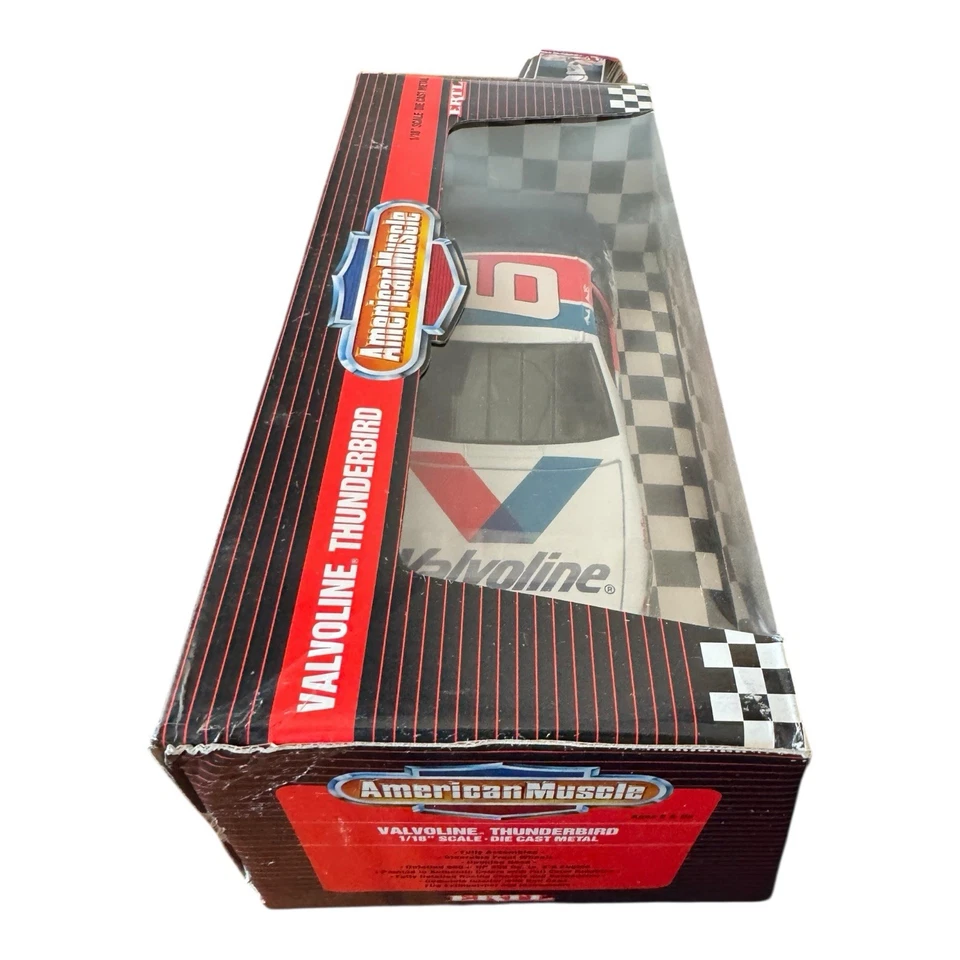 Mark Martin Valvoline ERTL American Muscle NASCAR Thunderbird escala 1:18 Foto 4 de 4