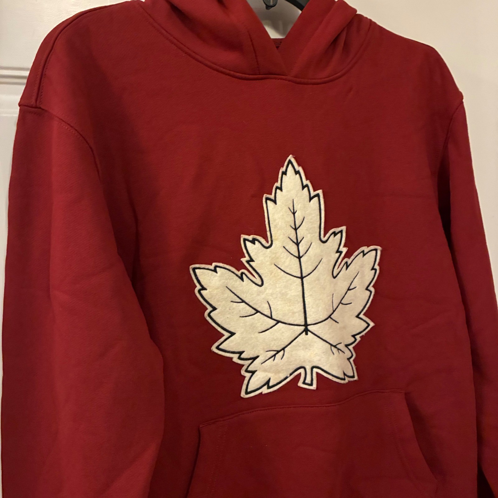 Wind River Heritage Unisex Red Maple Leaf Hoodie Pullover Sweatshirt Size XS