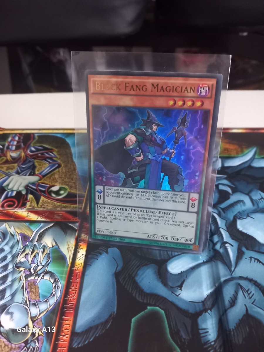 Yu-Gi-Oh! Carta Black Fang Magician (Ultra Rara) – Set Da 3, PEVO-EN004, 1a Edizione Inglese