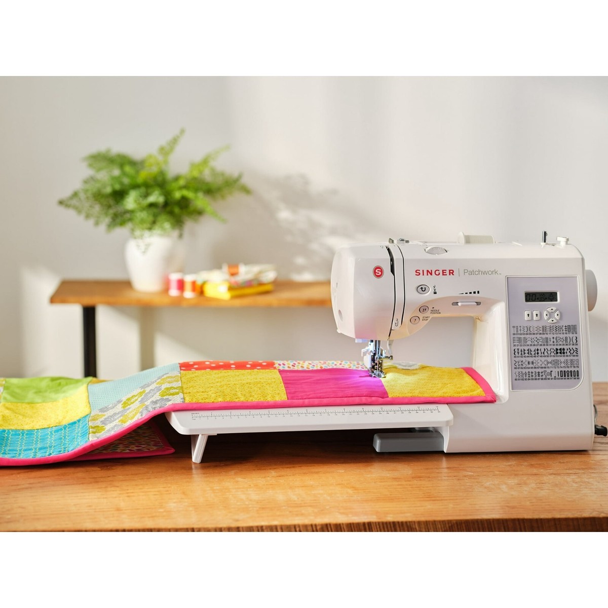 NIB Singer #7285Q Patchwork Plus Sewing Machine Quilting