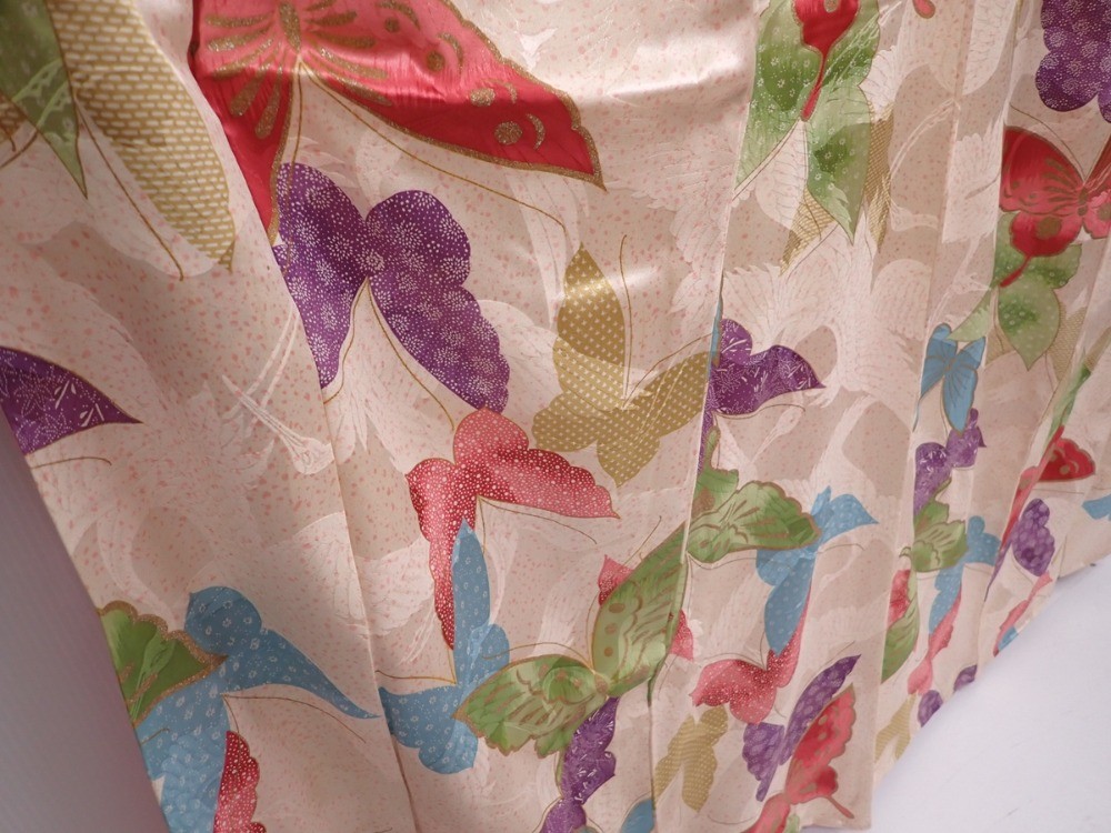 6023T14z1000 Vintage Japanese Kimono Silk KOMON Butterfly Peach