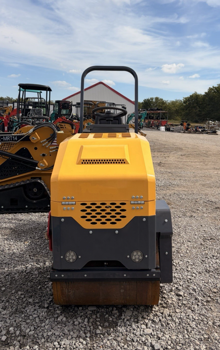 Futute Mini Vibratory Drum Compactor 2025 Ride-On Road Roller • 13