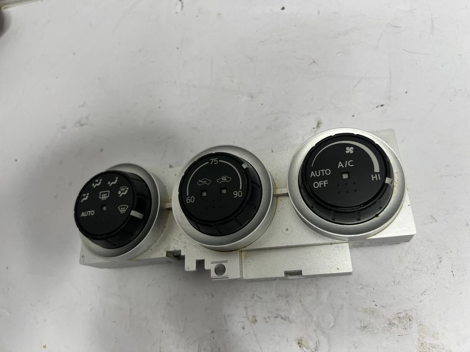 2003–2005 Nissan 350Z Z33 AC Heater Climate Control Module – OEM  - Image 4 of 4