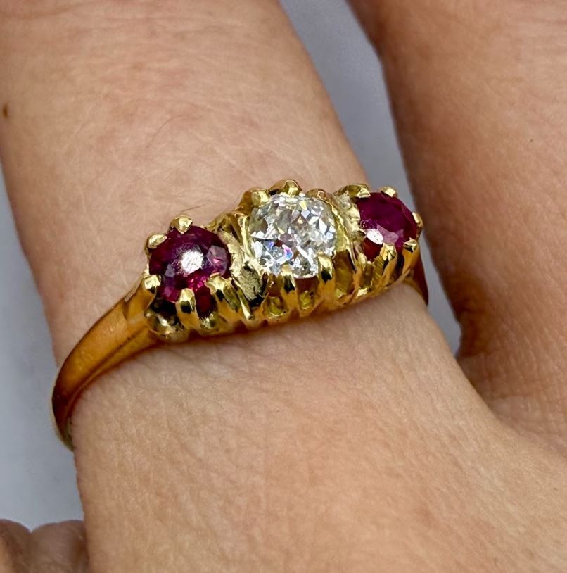 Vintage 18k Solid Yellow Diamond Ruby Ring, Size … - image 9