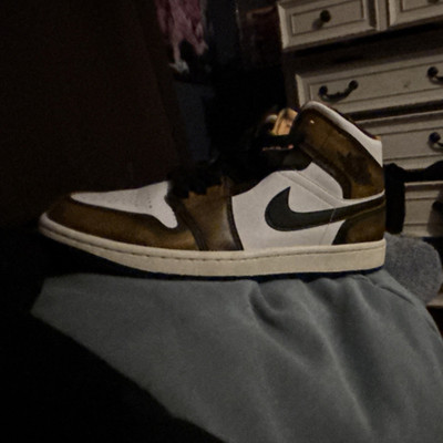 Jordan Air Jordan 1 Retro High OG White Brown Black High Top Lace Up Sneakers
