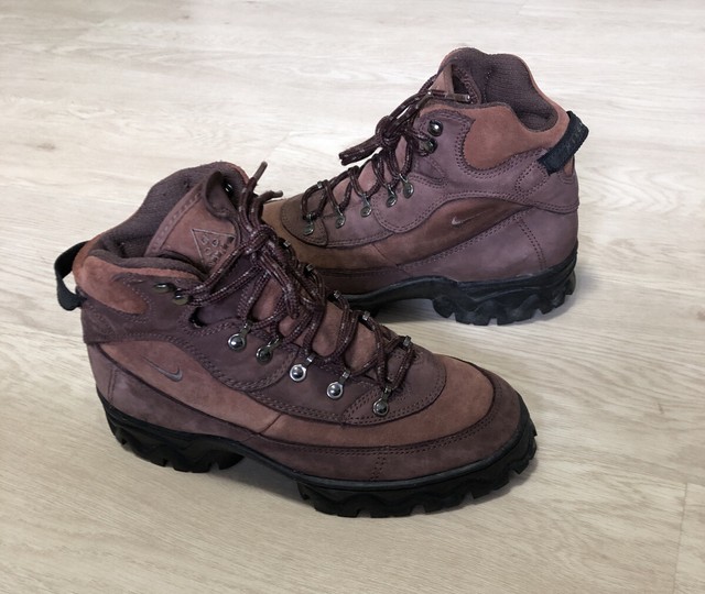 sail hiking boots