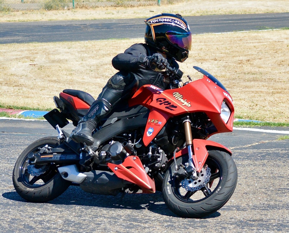 Mininja Z125 Front cowl kit reviving GPZ900R without paint