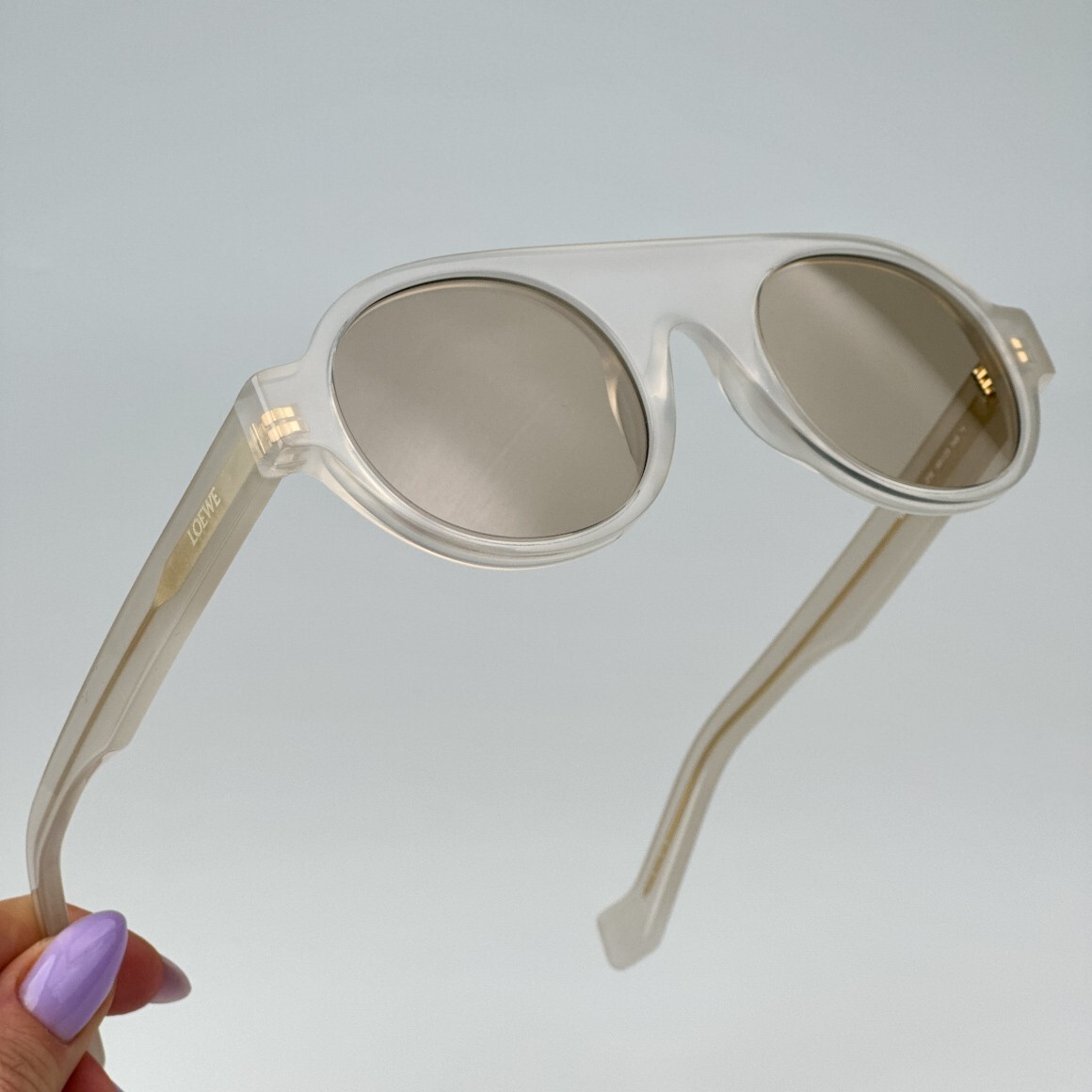 Loewe Men Sunglasses Clear White Gold Brown Round LW40020I  display picture 2