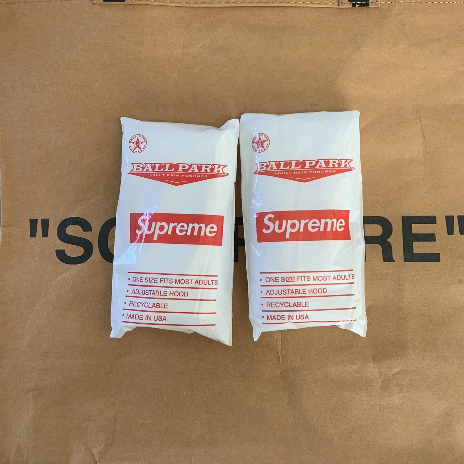 Boîte poncho Supreme Ballpark logo SS20 AUTHENTIQUE NEUF