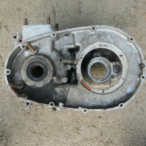 Triumph T90 (350 Unit Twin) Crank Cases. H32389, 1962 TO 1968 - Picture 7 of 15