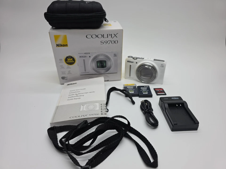Nikon Coolpix S9700 Kompaktkamera Nikkor 30x Weitwinkelobjektiv (Schneeweiß) - Bild 1 von 4