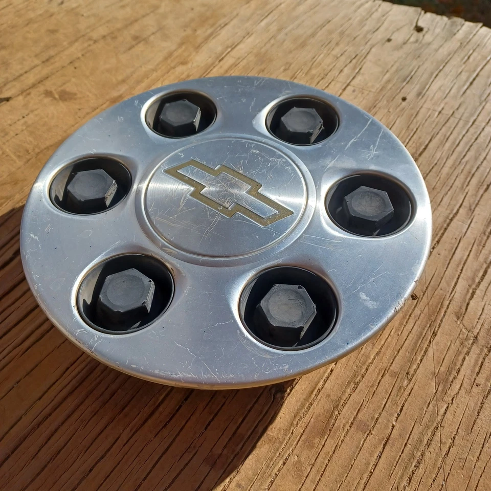 Chevrolet Avalanche Tahoe Silverado center cap, 1999-2007, p/n 9595263 01 - Изображение 2 из 3