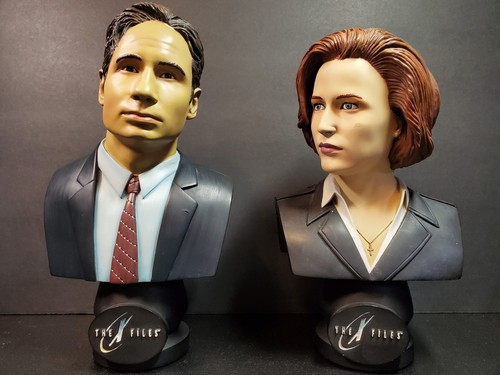 The X-Files Fight The Future Mulder And Scully Limited Edition Busts Set -No Box