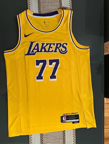 Nike NBA Los Angeles Lakers Luka Doncic #77 Yellow Basketball Jersey Men’s (M)
