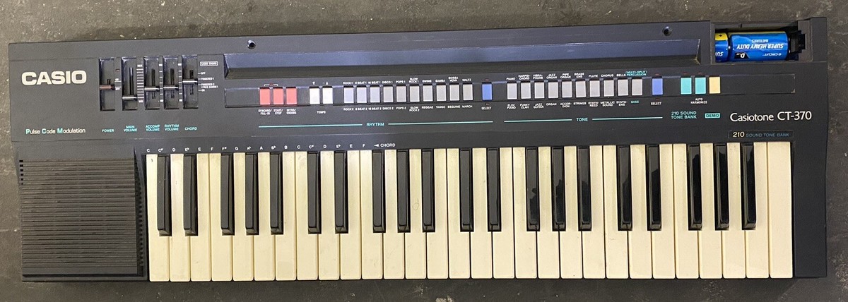 Vintage Casiotone CASIO CT-370 Pulse Code Modulation KEYBOARD