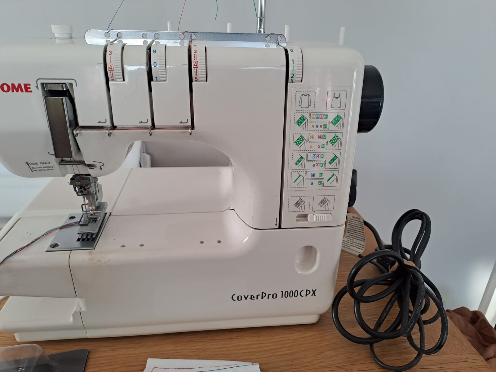 JANOME COVERPRO 1000CPX COVERSTITCH SEWING MACHINE PLUS ADJUSTABLE SEAM