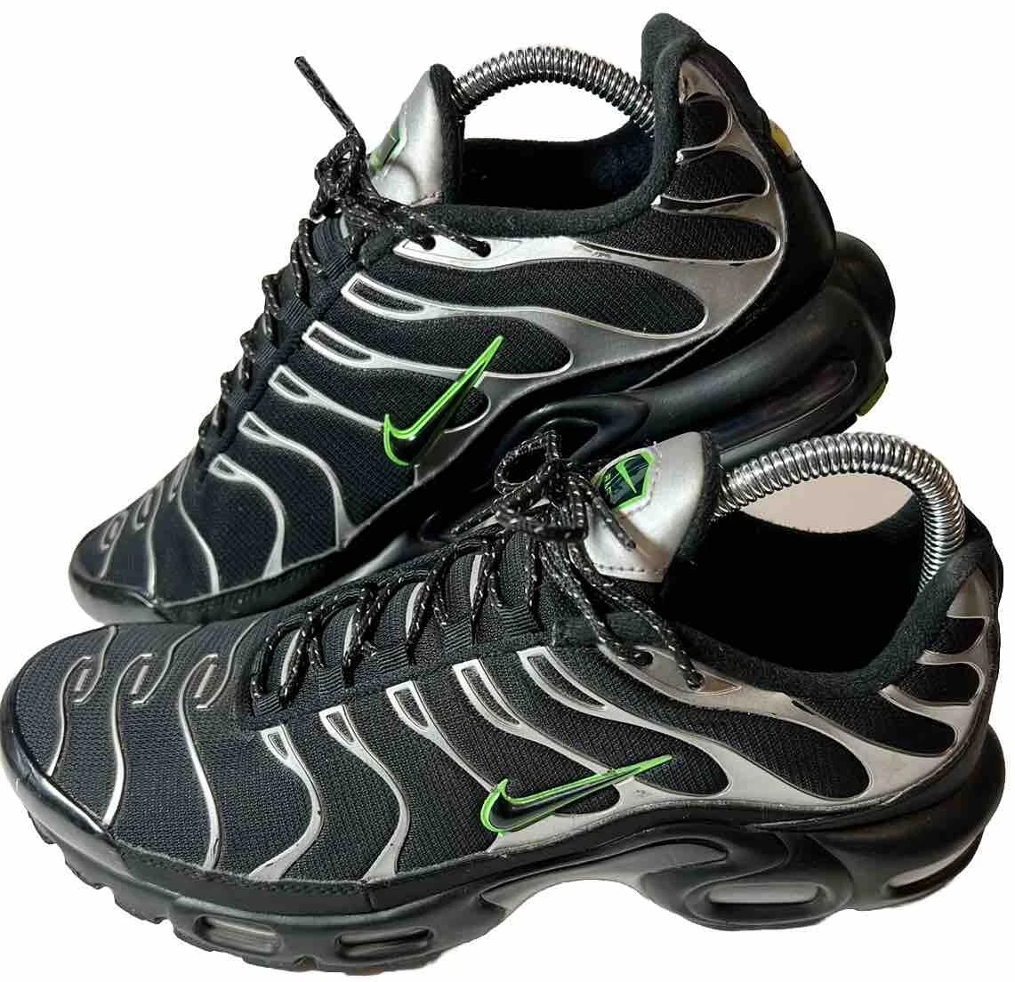 靴 NIKE AIR MAX PLUS G 9.5 US Nike Air Max Plus Black Silver Green Strike for Sale