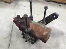 97 98 99 00 01 02 03 04 05 06 FORD F250SD POWER STEERING GEAR BOX, 4 BOLT 18936