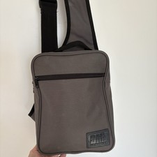 Borsa a tracolla Dr.Martens Box borsa a tracolla borsa da sella unisex grigio scuro