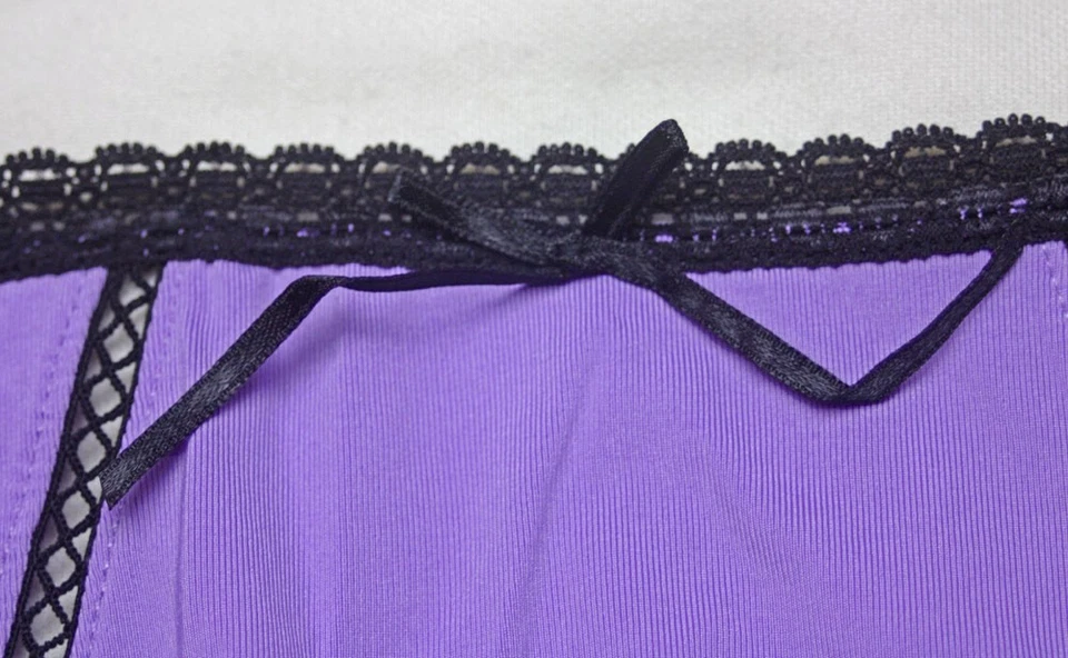 Bragas moradas con encaje negro de Candies - talla grande Foto 3 de 4