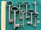Lot of 8 ANTIQUE STEEL KEYS – 6.375" to 3.50" Tall — photo 1