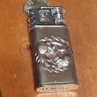 Vintage Flip Top Flaming Skull Lighter Working Rare Silvertone M23 Mystic Gifts