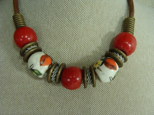 Vtg Ceramic Apple Flower Blossom Fruit Red Bead Choker Boho Mod Leather Necklace - Bild 9 von 15