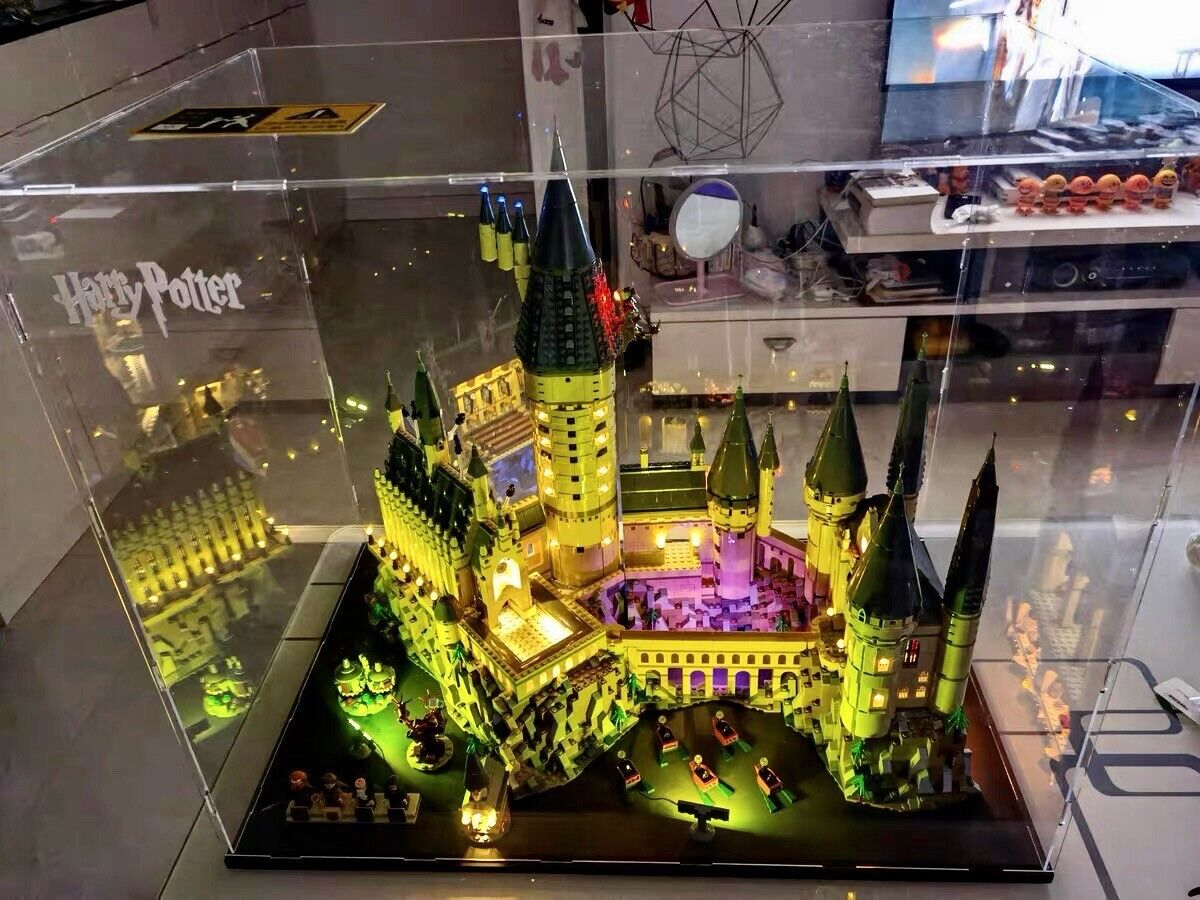 LEGO® Harry Potter: Hogwarts Castle (71043) Display Case