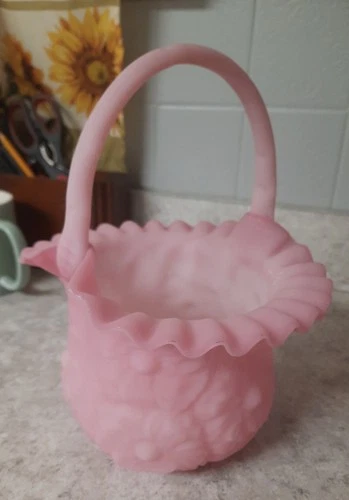 VTG Fenton Rose Pink Satin Glass Poppy Ruffled Basket Floral Pattern Pretty!