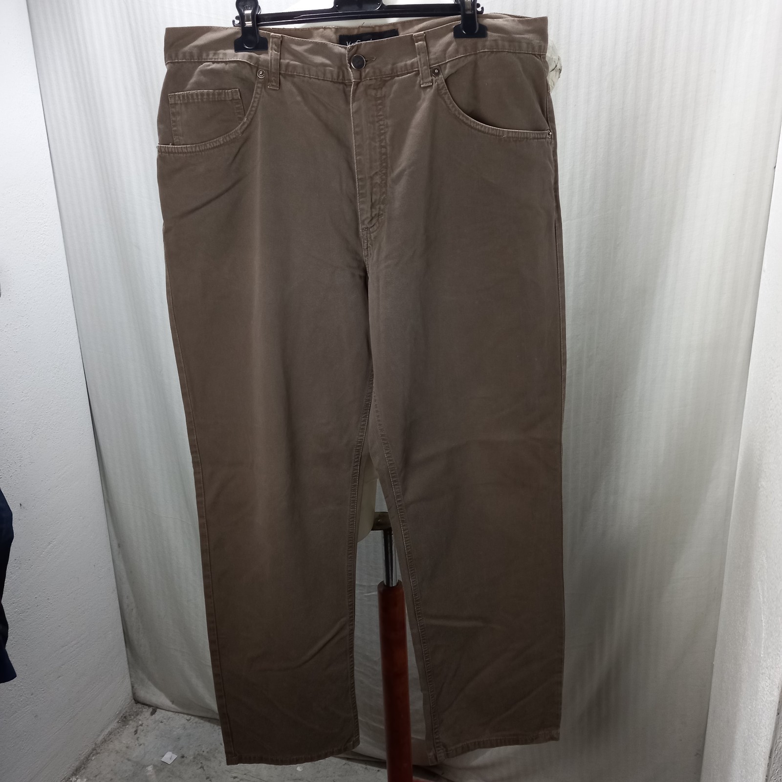 Articolo e4149 jeans uomo Yves Saint Laurent marrone taglia W40 IT54 vita 47cm