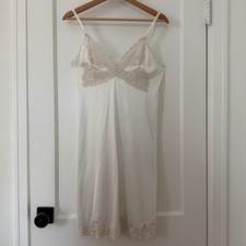 Vntg White Lace Trim Slip Dress Lingerie Floral Scalloped Hem Sz S Retro, Vampy