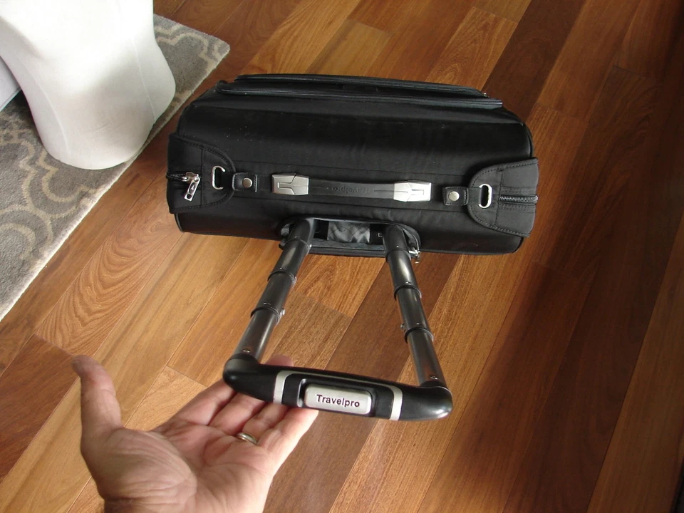 Travelpro Crew 8 Black 22” Wheeled Carry on Rolling Garment Bag - Image 3 of 4