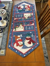 2008 St Nicholas Square “Snow Days” Snowman Quilted Table Runner 35.5x13.5