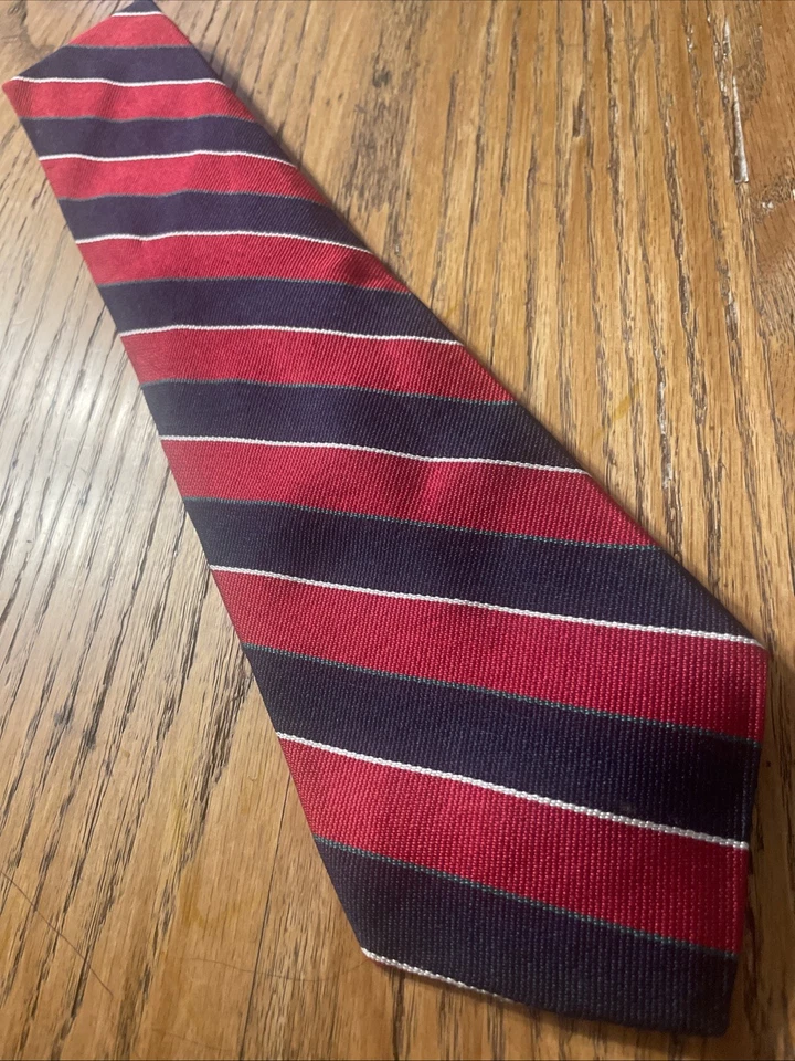 Corbata de seda vintage usada en excelente estado Preswick & Moore Repp regimiento rayas hecha en EE. UU. Foto 2 de 4