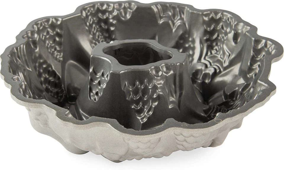 Nordic Ware: holiday wreath pan Kuchenform Kegelbund Cake 9cups (2,36L cm.27made - Bild 2 von 4
