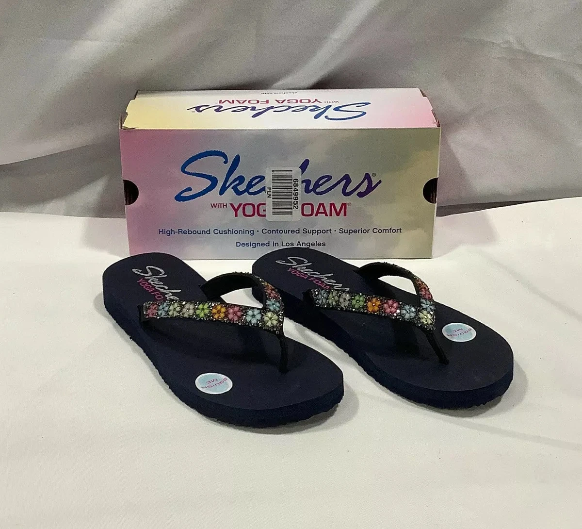 SKECHERS YOGA FOAM MEDITATION DAISY DELIGHT NAVY FLIP FLOPS SIZE 11 M NEW