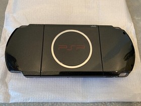 Sony PlayStation Portable PSP 3000 Black/Red Value Pack PSPJ-30026 Exc