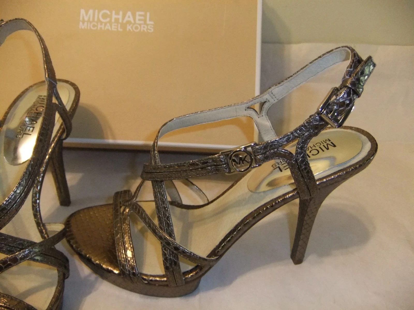 Sandalo elegante MICHAEL KORS Cicely grigio pelle nichel tacco taglia 9 5 nuovo con scatola $ 165
