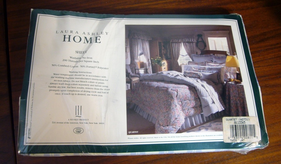 Laura Ashley HAMPTON QUARTET Plaid White Blue TWIN BED Flat Sheet NEW