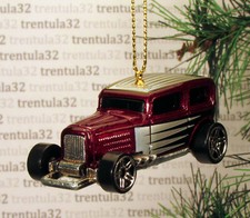 '32 FORD SEDAN DELIVERY 1932 Burgundy Red Black CHRISTMAS TREE ORNAMENT xmas