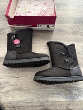 New girls size 2 black boots