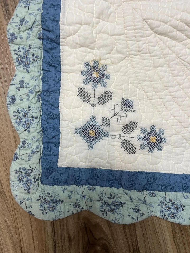 Juego de edredón floral azul Home Classics completo/queen 88x88 3 piezas algodón festoneado Foto 3 de 4