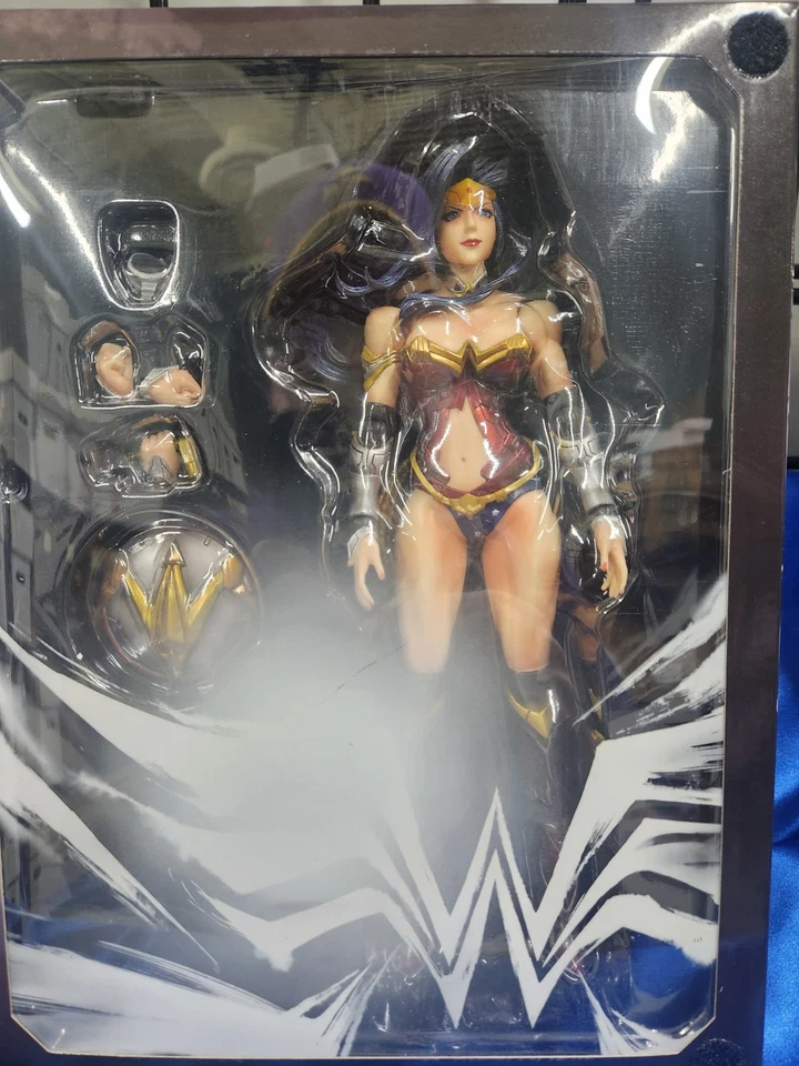 Figura Mujer Maravilla Kai Wonder Woman VARIANT PLAY ARTS de DC Comics Foto 2 de 2